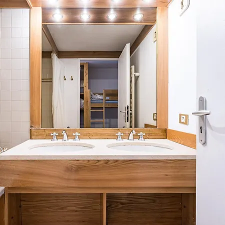 Appartement Confortable Au Centre Avec Balcon - Fr-1-518-113 Val-dʼIsère